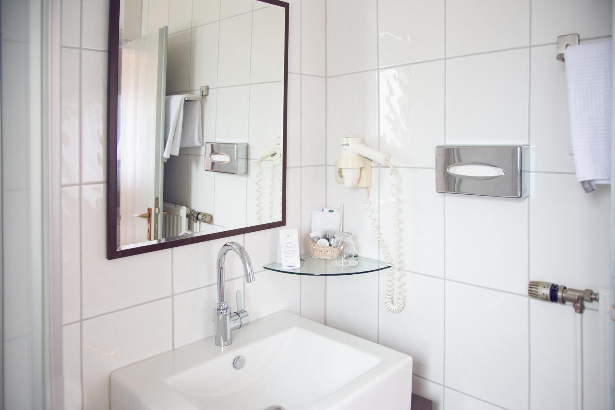Hotel-Restaurant Zum Schwanen Wermelskirchen Room photo