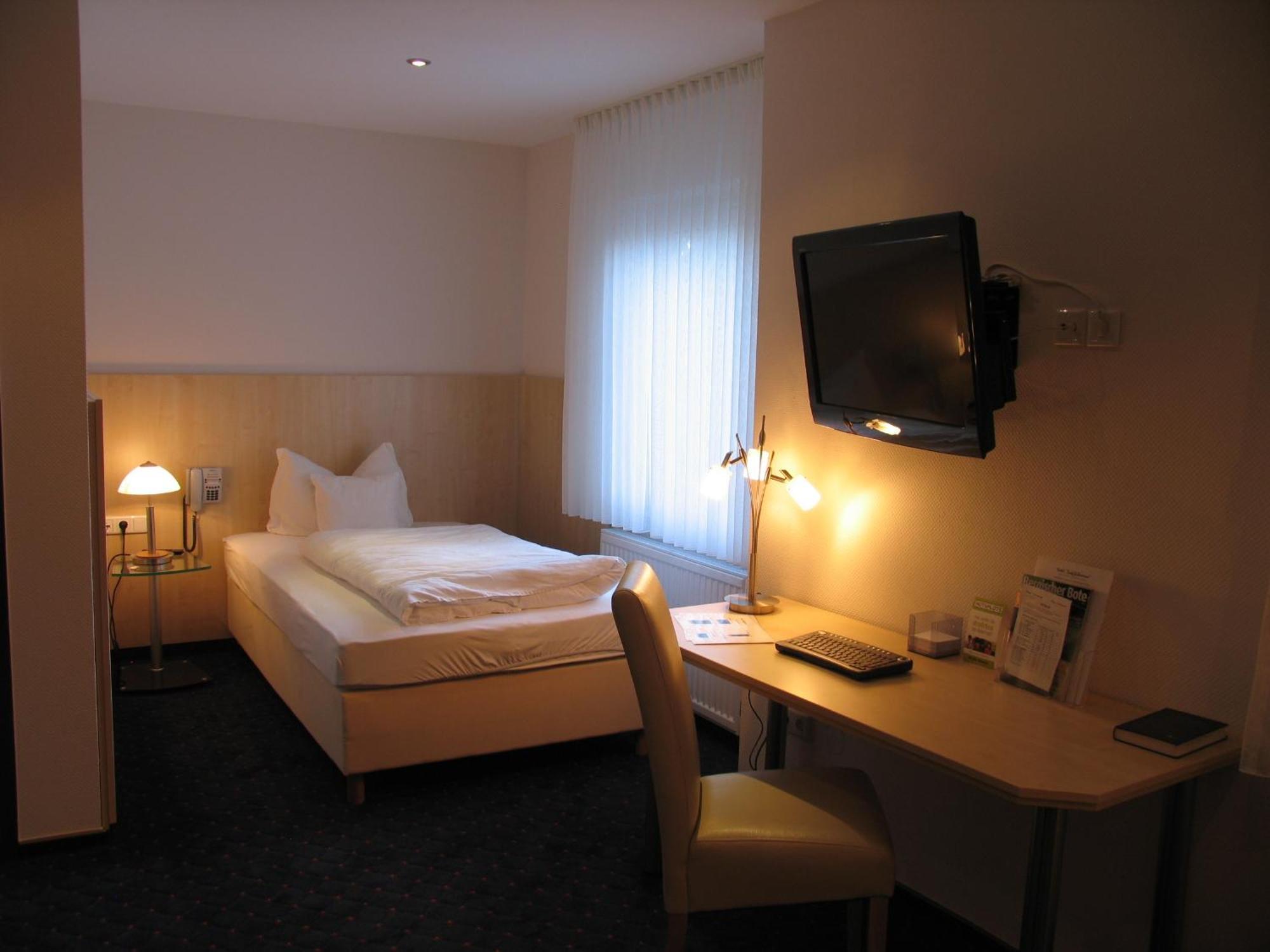 Hotel-Restaurant Zum Schwanen Wermelskirchen Room photo